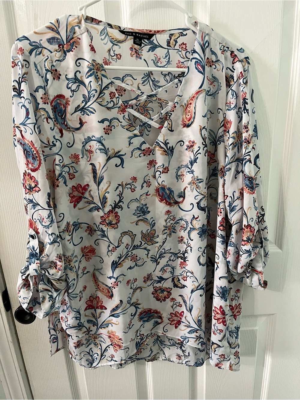 Zac & Rachel White Floral Lace-Up V-Neck Blouse with Blue & Red Print
